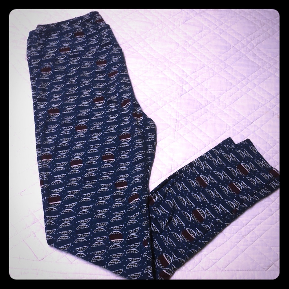 ⭐️⭐️3 for 25!!⭐️⭐️ BNWOT Lularoe tall and curvy leggings